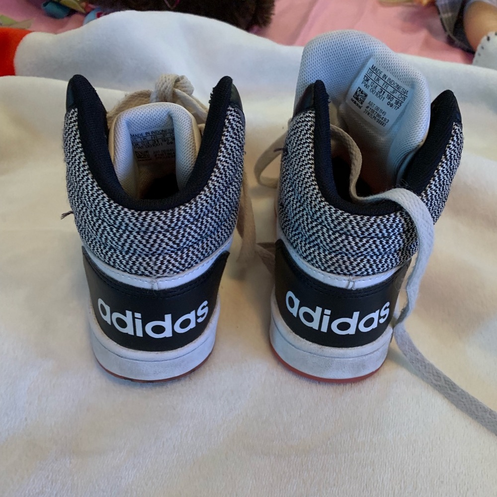 Adidas - Picture 2 of 3